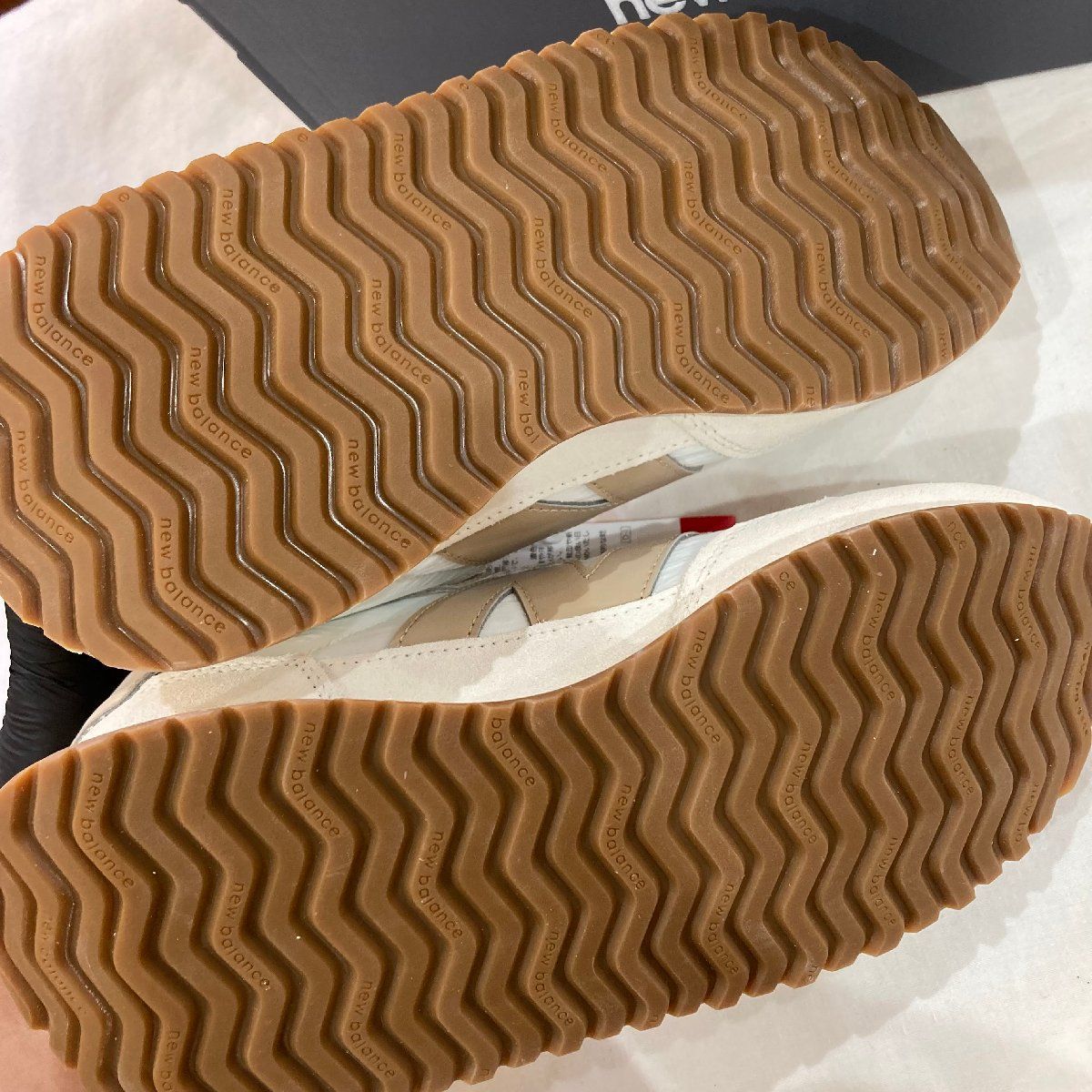 未使用 new balance ニューバランス スニーカー 25cm ベージュ New Balance 「New Balance」 ローカットスニーカー 24.5cm