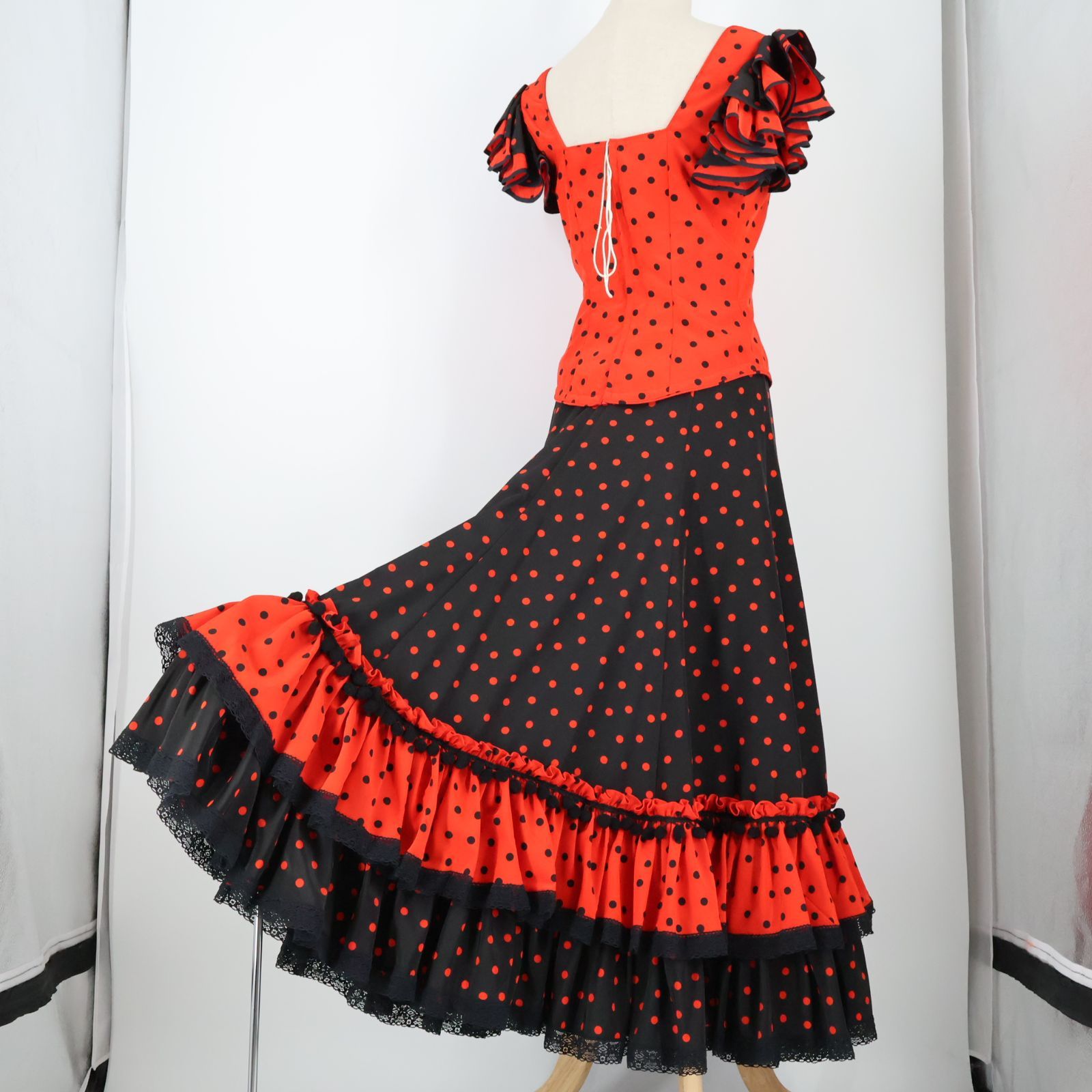 美品 フラメンコ衣装 ツーピース】鮮やかレッド×花柄×フリル ブラウス