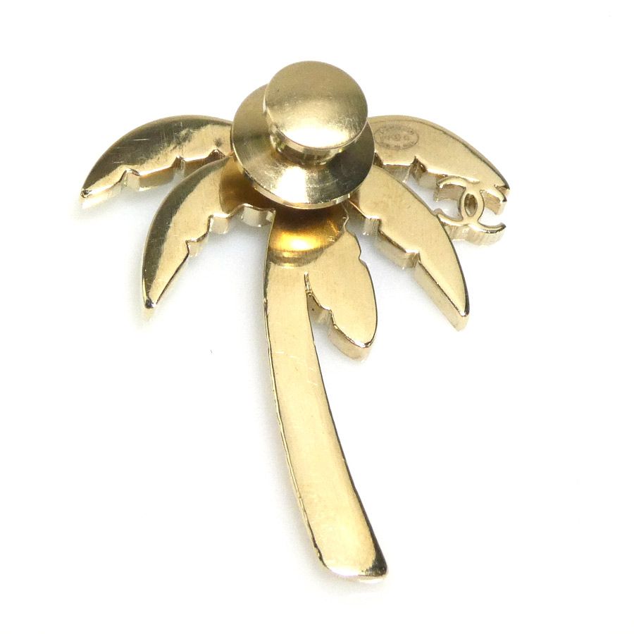 CHANELシャネル　ピンバッジ　ブローチ　ヤシの木　CCマーク シャネル CHANEL ピンバッジ ブローチ ヤシの木 ココマーク - メルカリ