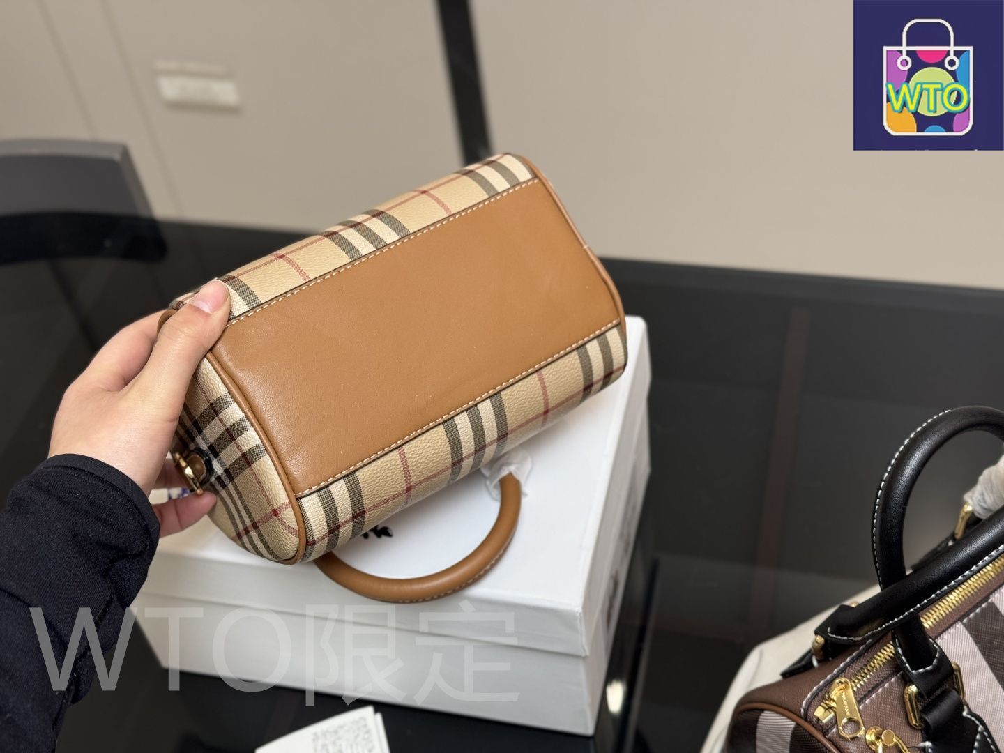 BURBERRY グリッド トラベルバッグ 【関税送料込】 210.jpg