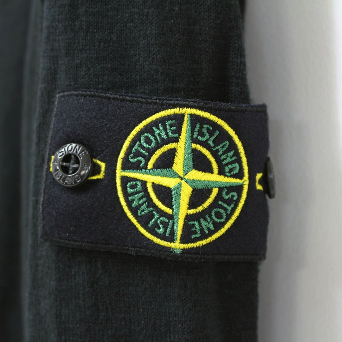 STONE  ブラック リブ編みセーター STONE ISLAND - 【ラスト1点】510C4 / LIGHT RWS PURE WOOL