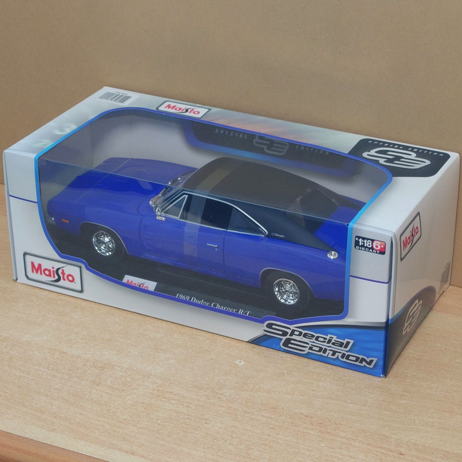 1968 ダッジチャージャー R/T 1/18 マイスト　未使用ケース付 1968 ダッジチャージャー R/T 1/18 マイスト 未使用ケース付
