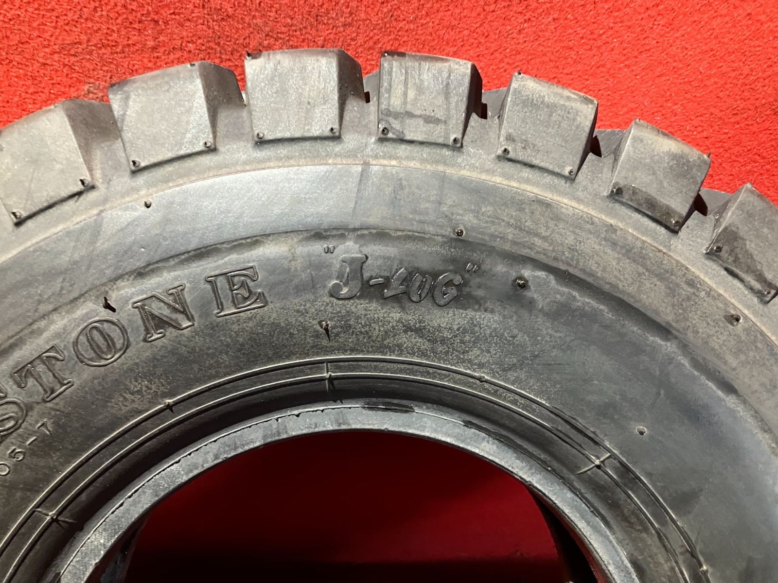 フォークリフトタイヤ