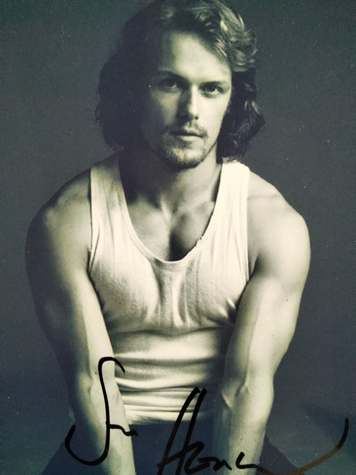 サム・ヒューアン直筆サイン入り超 大型写真…Sam Heughan