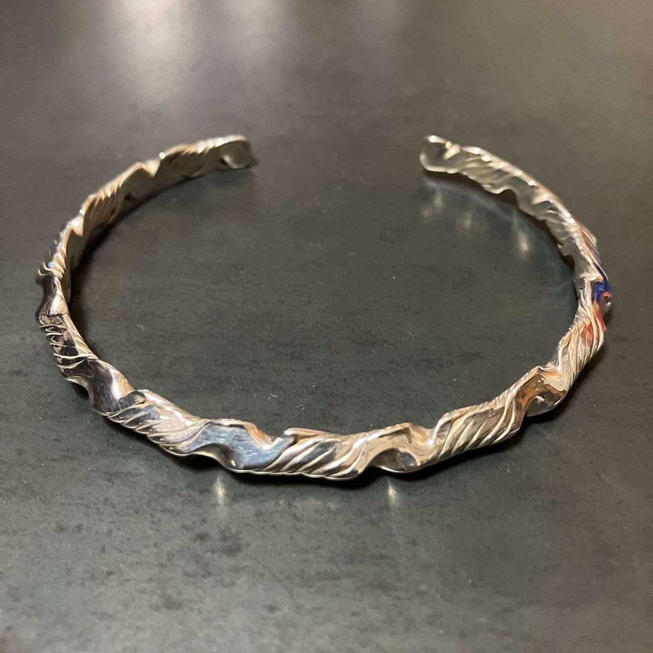 NAVAJO Bruce Morgan チゼルワークバングル STERLING RIVER MAIL企画