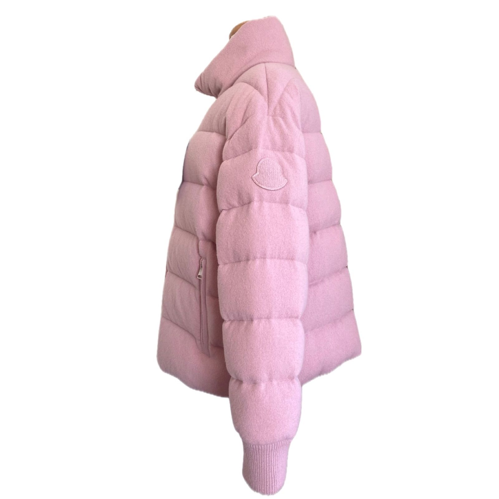 新品・未使用】モンクレール カシミヤ混ショートダウン CAYEUX - メルカリ