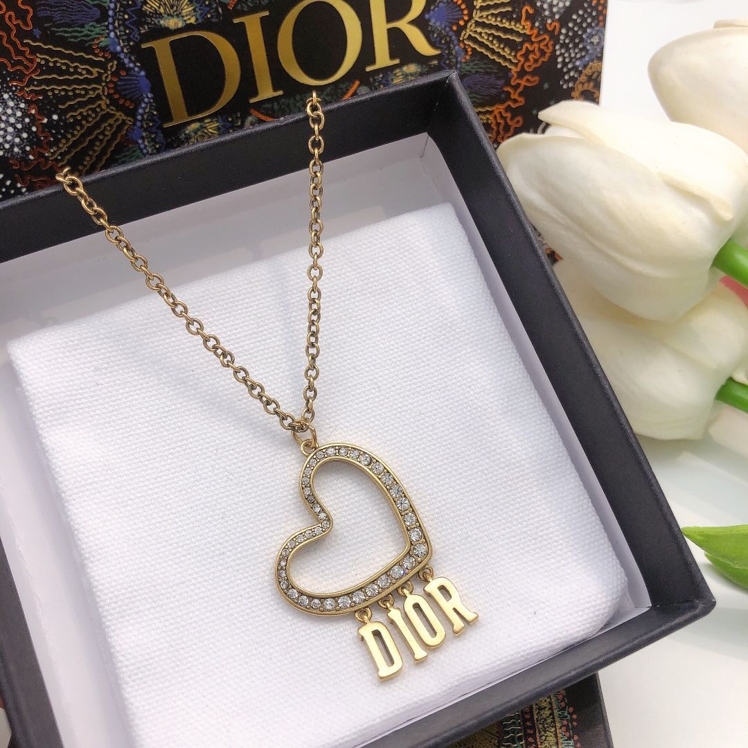 【新品未使用】Dior ディオール ハートデザインネックレス、クリスタルロゴ付き