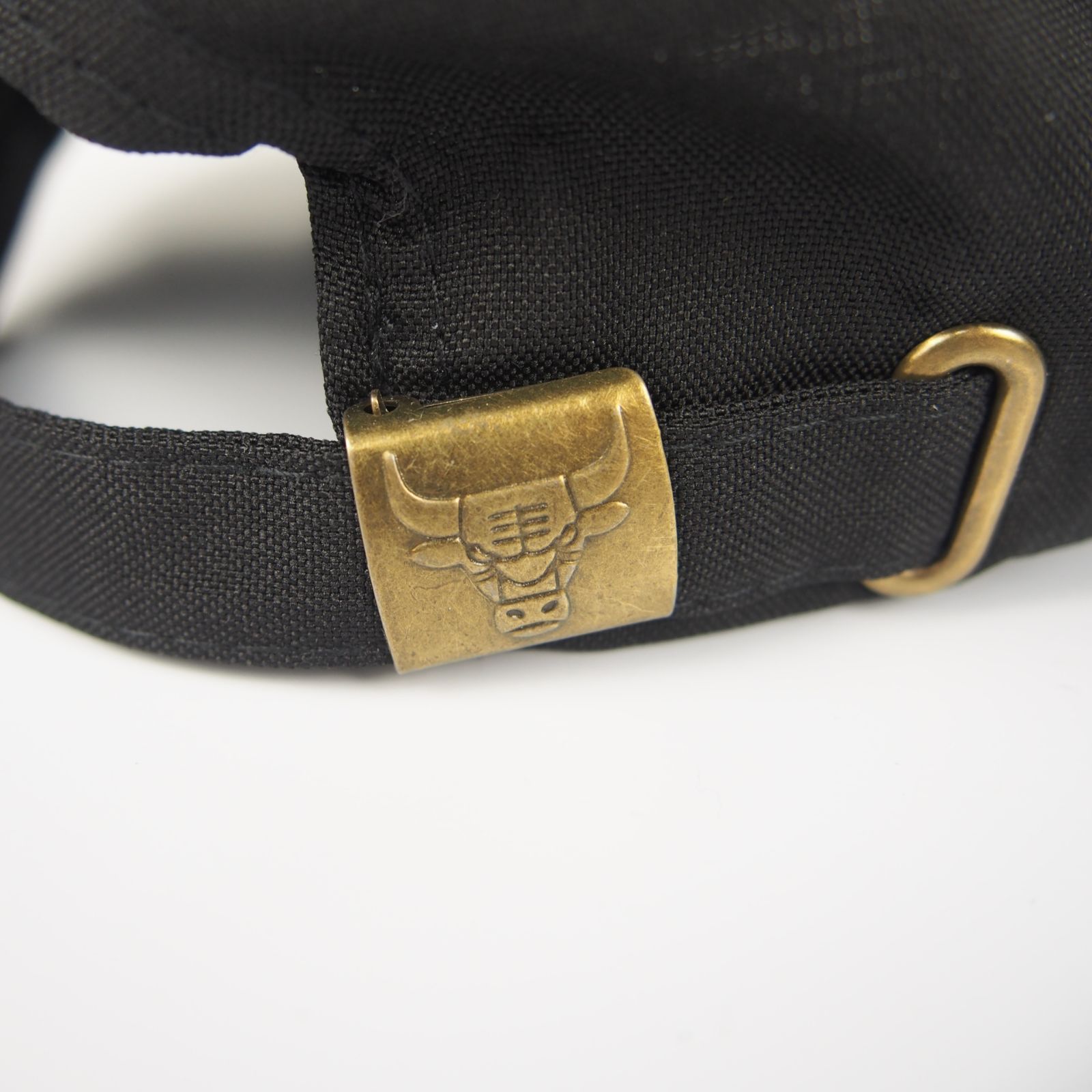 66 BULLS Bulls NBA 黒/グレー 曲ツバ 刺繍 ワッペン キャップ
