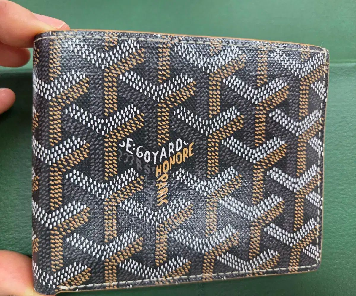 Goyard(ゴヤール) ゴヤール ヴィクトワール 二つ折り財布 - メルカリ