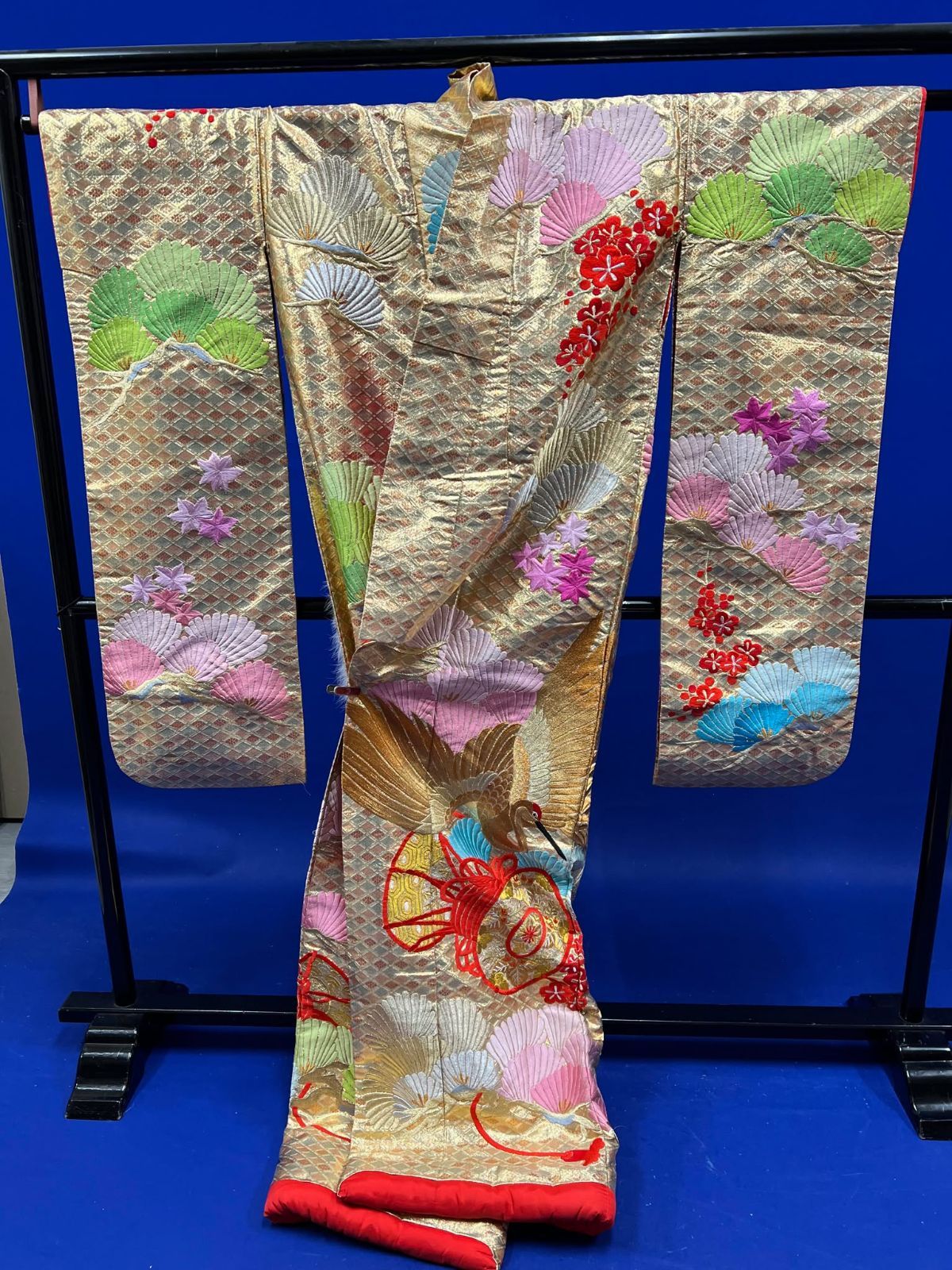 色打掛 豪華金時刺繍