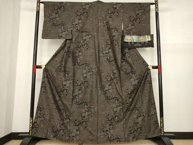 平和屋着物○本場大島紬 純泥染め 唐草文 宮脇兼太郎織物謹製