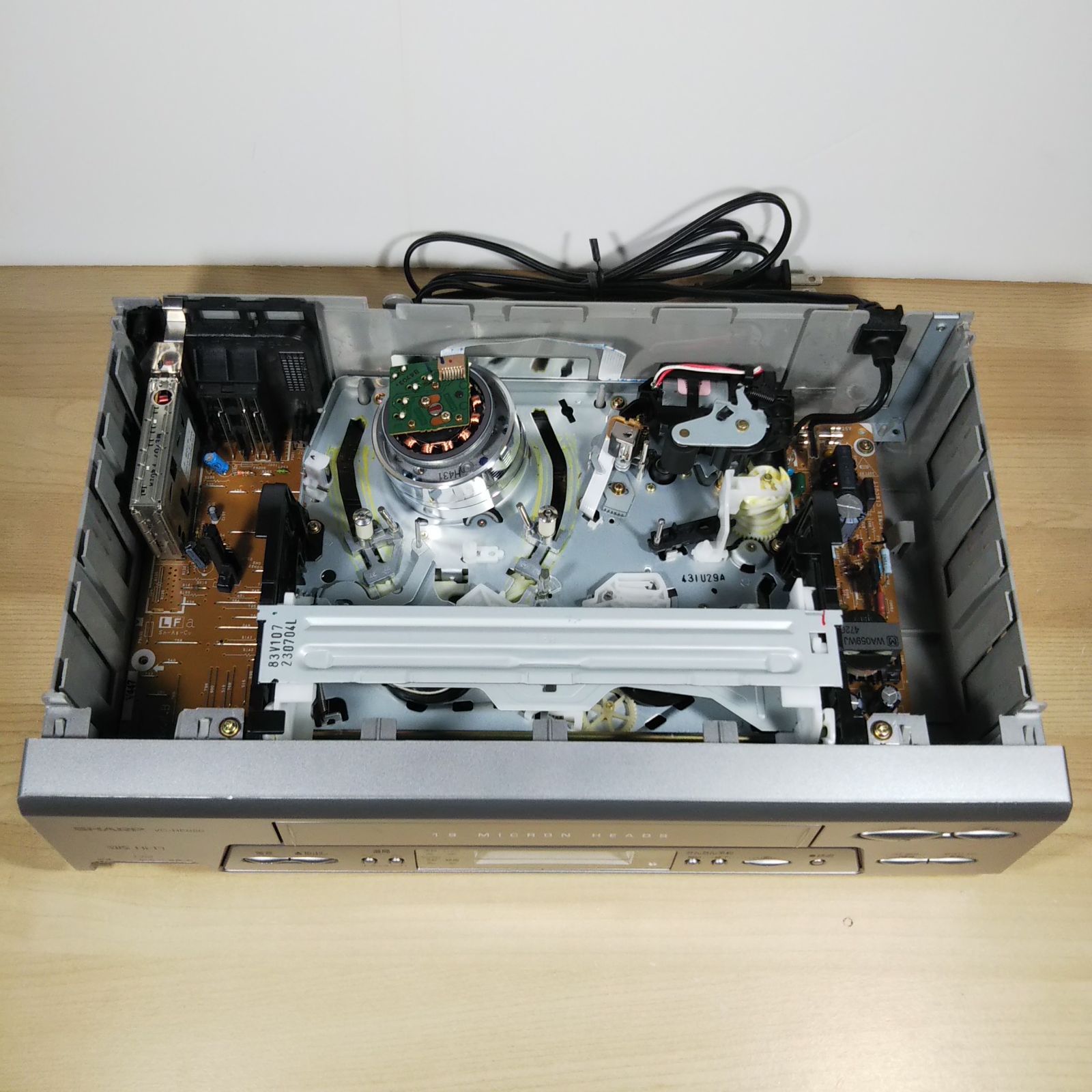 SHARP ビデオデッキ VHSビデオカセットレコーダー VC-HF920 中古品