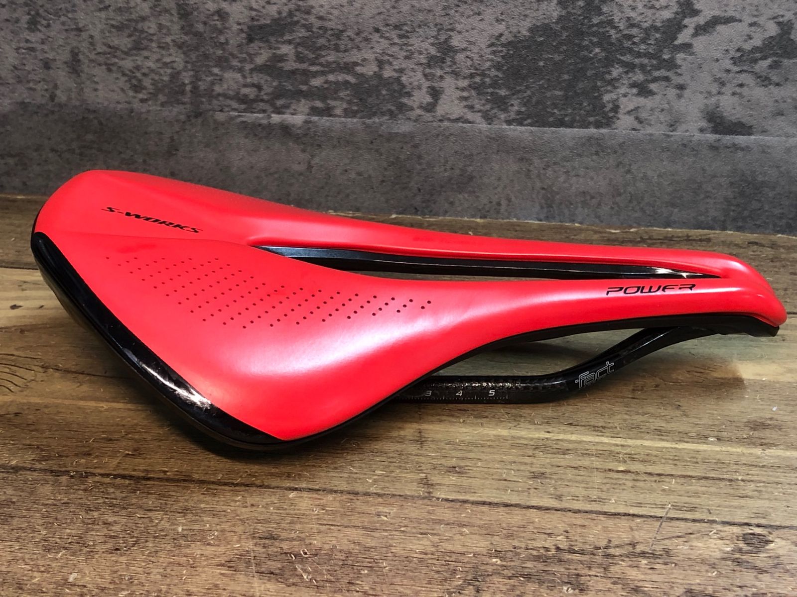 SPECIALIZED