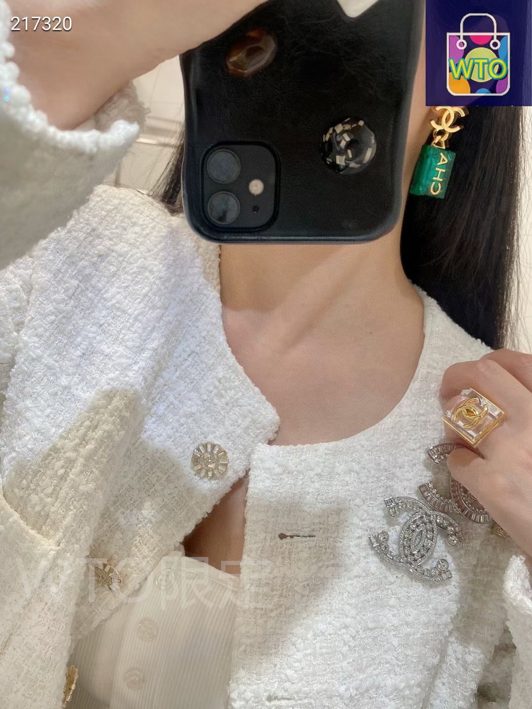 CHANEL グリーン　イヤリング　四葉 CHANEL グリーン イヤリング 四葉