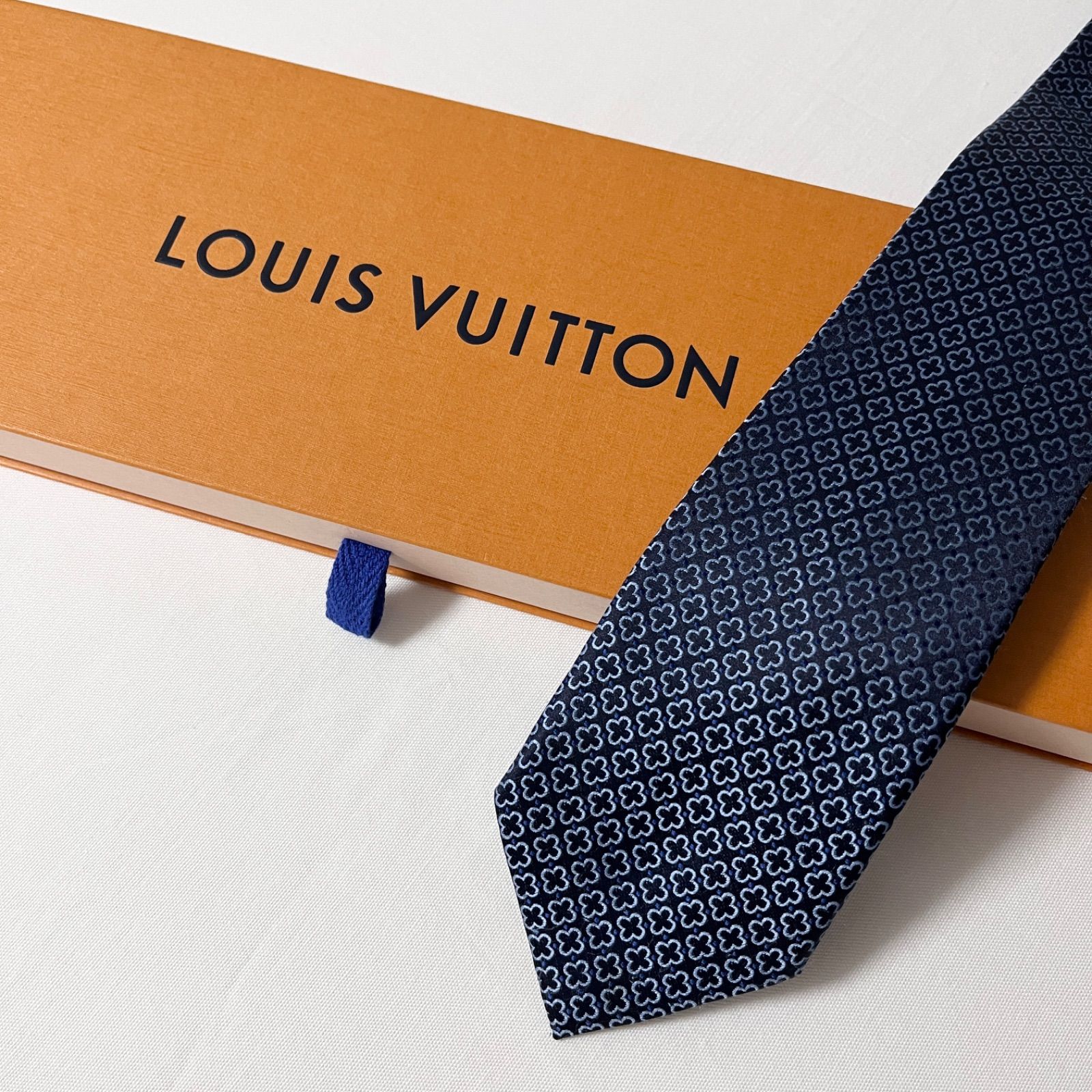 【美品】　ヴィトン　ネクタイ　シルク100 ネイビー 美品 LOUIS VUITTON ルイヴィトン ネクタイ シルク100% ネイビー