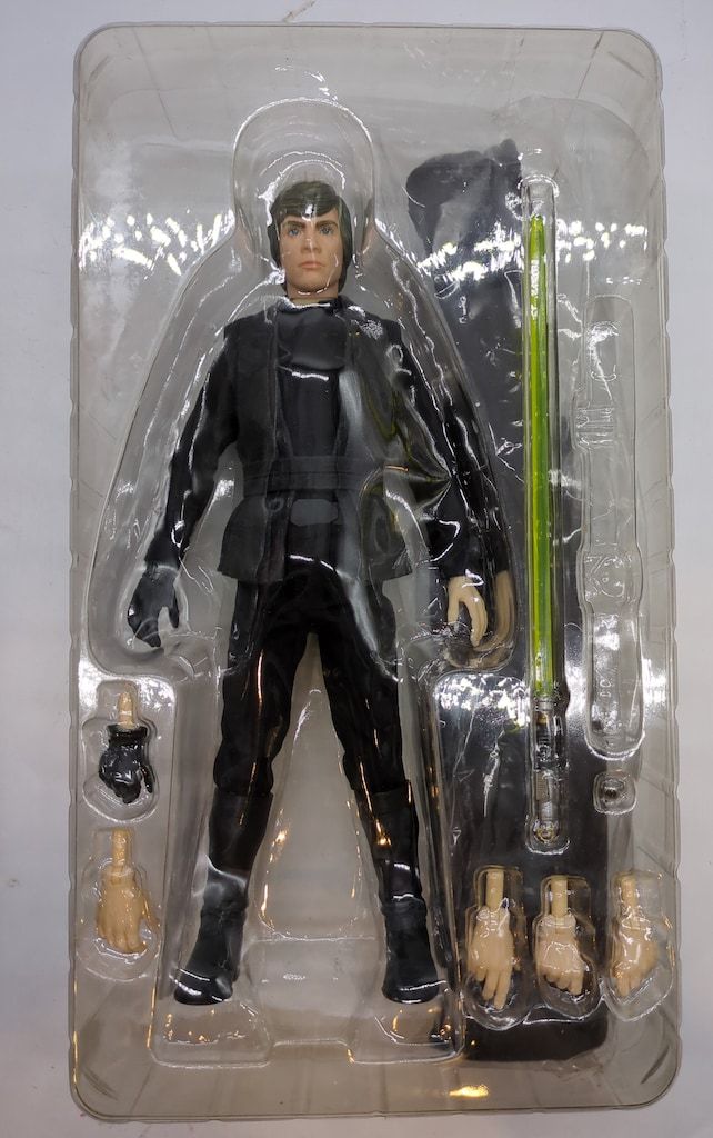 メディコム・トイ RAH LUKE SKYWALKER JEDI KNIGHT 1/6スケール ABS&amp;ATBC-PVC製 塗装済み可動フィギュア Amazon | メディコム・トイ RAH LUKE SKYWALKER JEDI KNIGHT 1/6