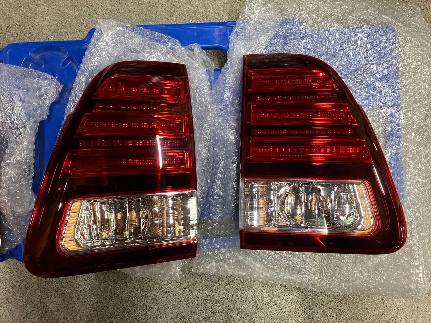ランクル100 テールランプ USA仕様 LED ランドクルーザー