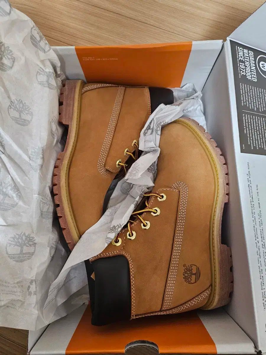 235 Timberland ティンバーランド 6 インチ 防水 ブーツ