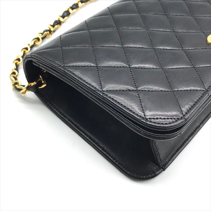 CHANEL シャネル