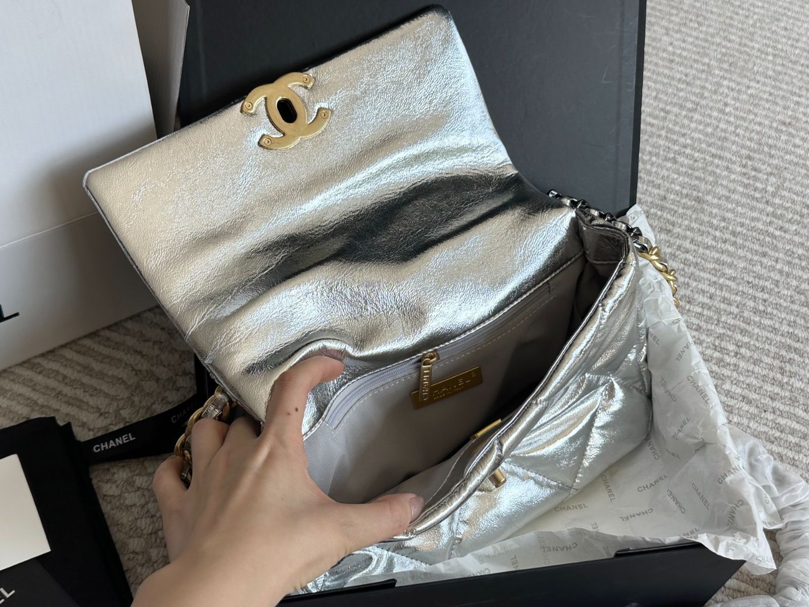 今日特価】Chanel 19 Bag Small Size（シャネル 19 バッグ スモール