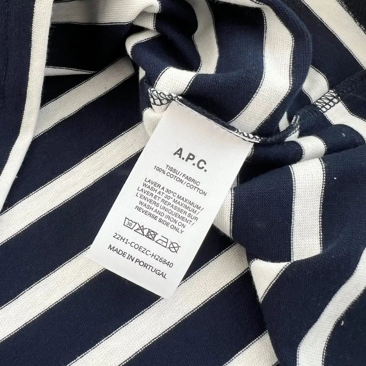 A.P.C.(アー・ペー・セー) ルイス 半袖Tシャツ - メルカリ