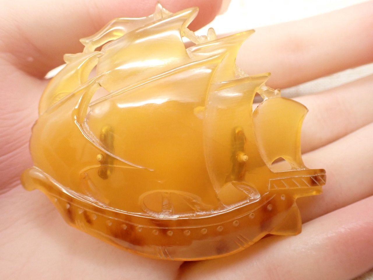 30日間返品無料。 帆船モチーフ 本鼈甲 白甲 玳瑁 帯留 吉祥 三分