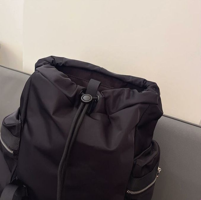 新品未使用　ルルレモンLululemon　Wunderlust Backpack　14L　リュック　ブラック　バックパック