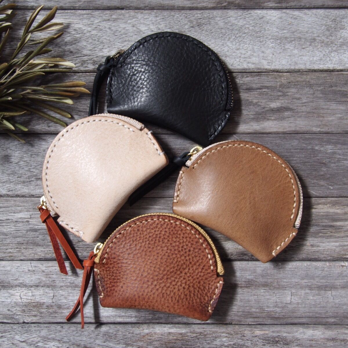 ハーフムーンコインケース - メルカリ