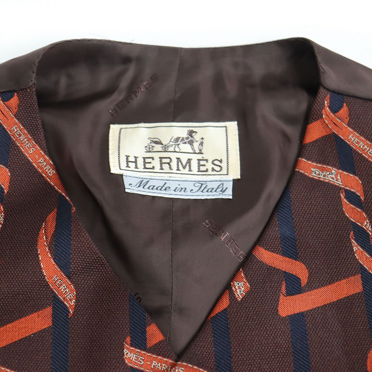 美品 HERMES ジレ シルク製スカーフ柄 ベスト-