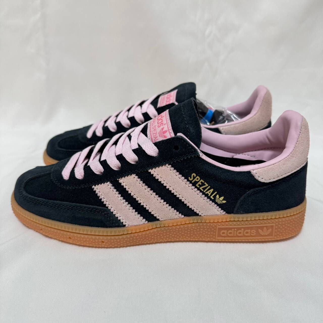 adidas originals HANDBALL SPEZIAL シューズ スポーツシューズ スニーカー 男女兼用 アディダス ローカットスニーカー カジュアルシューズ 防滑 ブラック＆ピンク