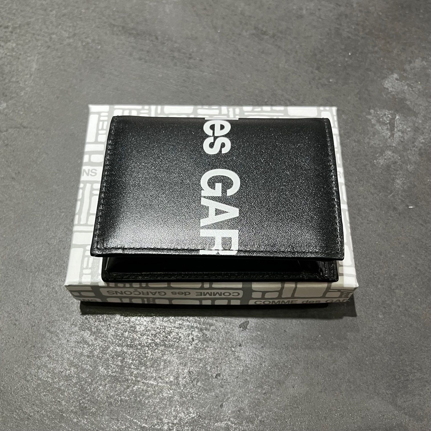 COMME DES GARCONS 二つ折り財布 名刺入れ 【公式通販】