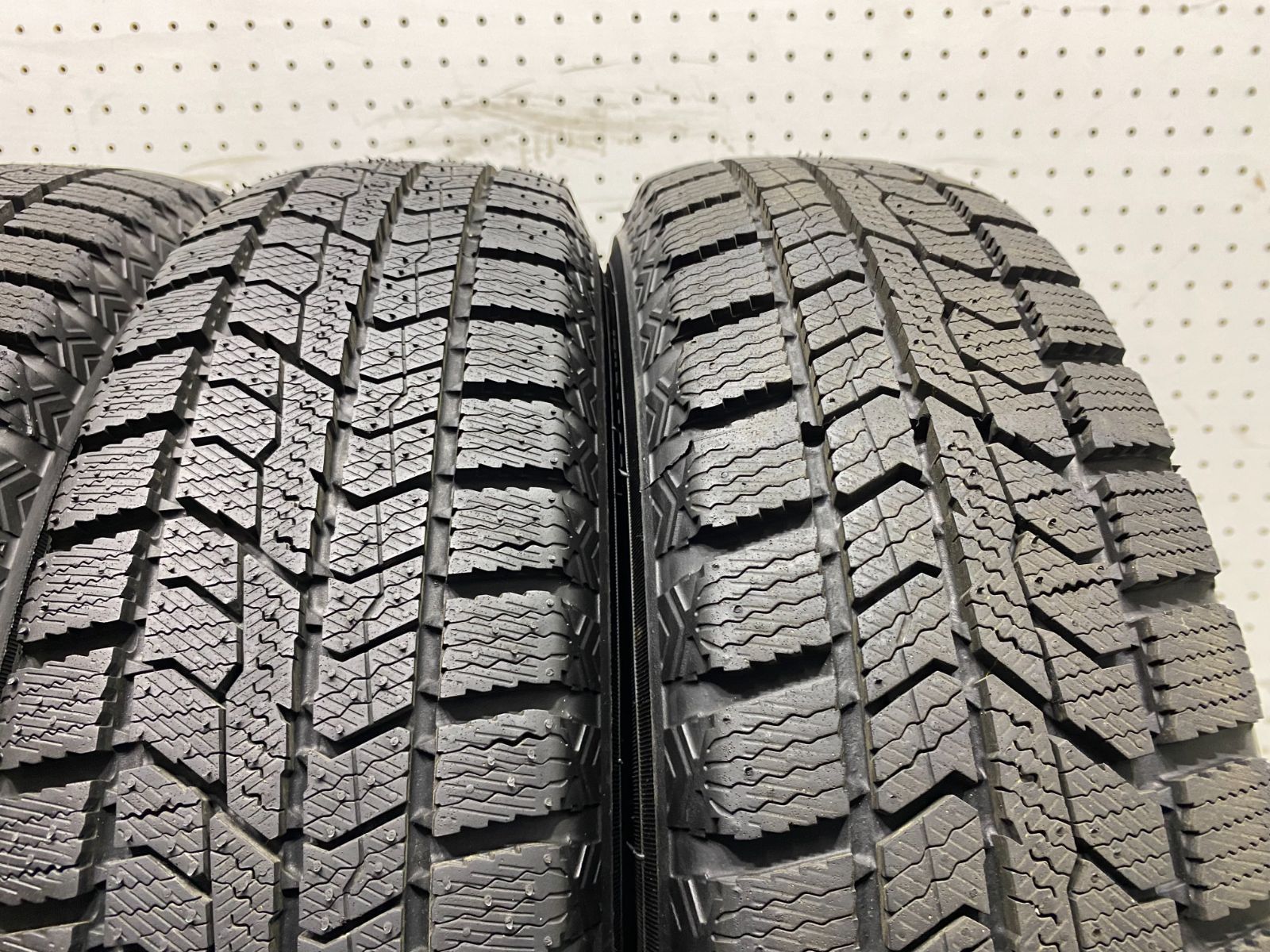 【正規品販売】 S1433 2025年製|TOYO OBSERVE GIZ2|トーヨー オブザーブ ギズ2|145|80R13 イボ付き N-BOX ムーヴ ミラ等に