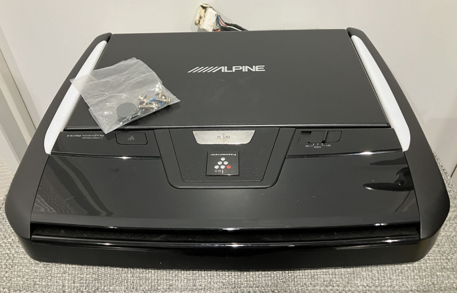 【ALPINE】 11.4インチ フリップダウンモニター PSA11S-R-B ALPINE】 11.4インチ フリップダウンモニター PSA11S-R-B - メルカリ
