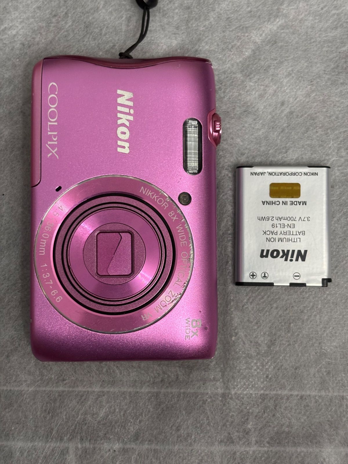 デジタルカメラ COOLPIX S3700 8163 ニコン、118gの軽量で光学8