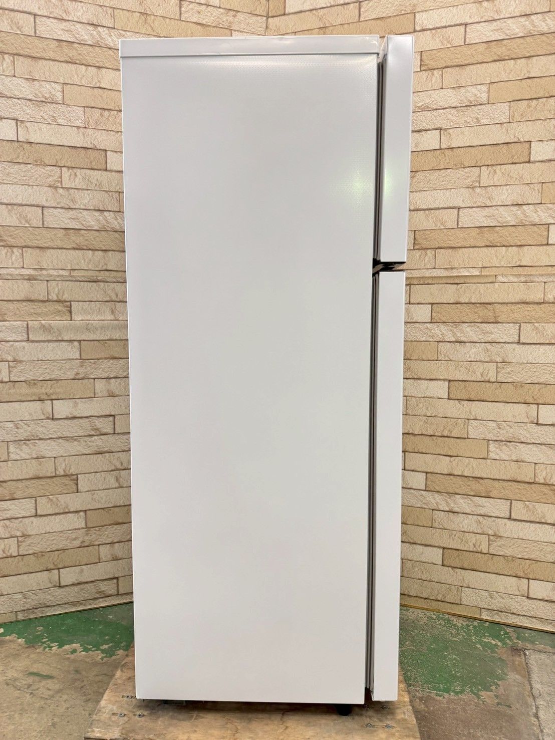 大阪送料無料★3か月保障付き★冷蔵庫★ハイセンス★2ドア★2022年★HR-B12C★IR-533 大阪送料無料☆3か月保障付き☆冷蔵庫☆ハイセンス☆2ドア☆2022年☆HR