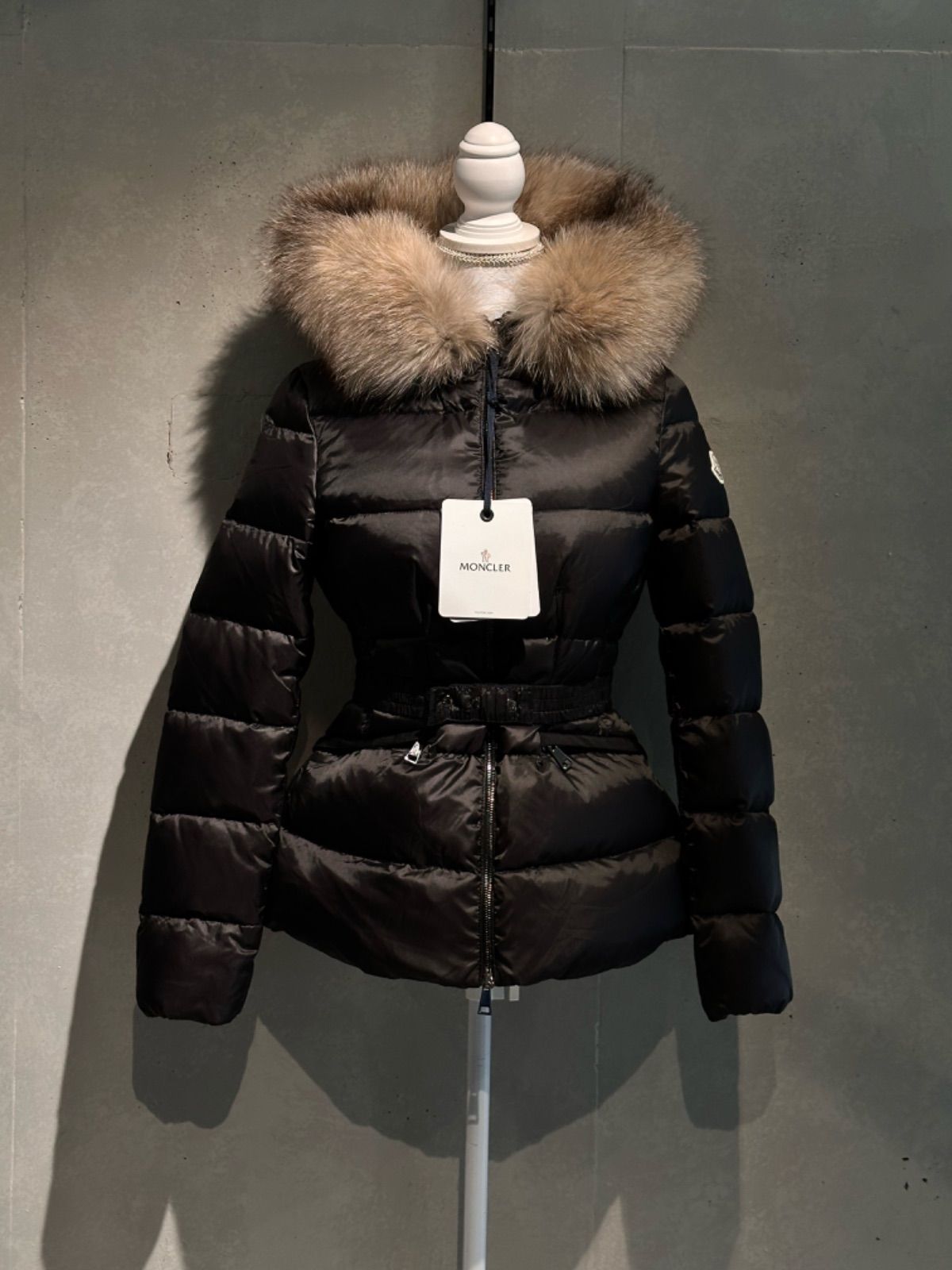 【新品】サイズ2 MONCLER モンクレール BOEDブラック D695② Moncler BOED short down jacket – ウィーン ブランド直送便