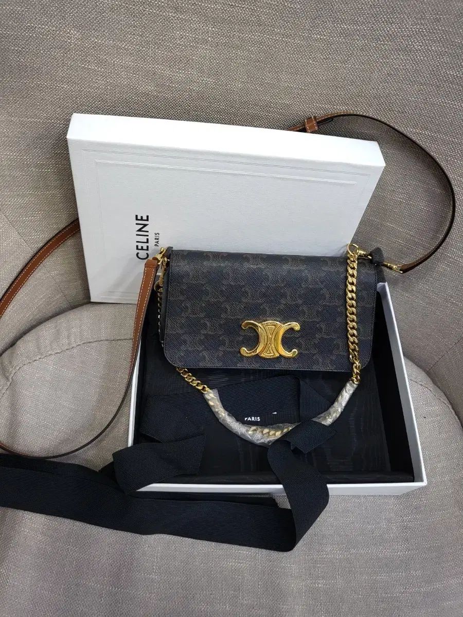 Celine マルチポシェット クロスバック