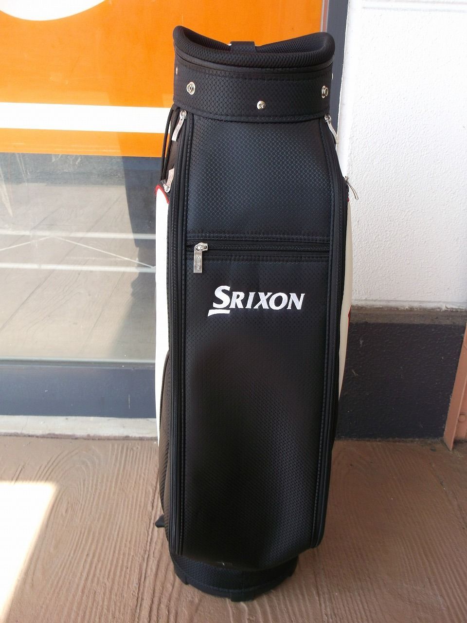 美品 SRIXON GGC-S140G キャディバッグ 9型 3.0㎏ ブラック