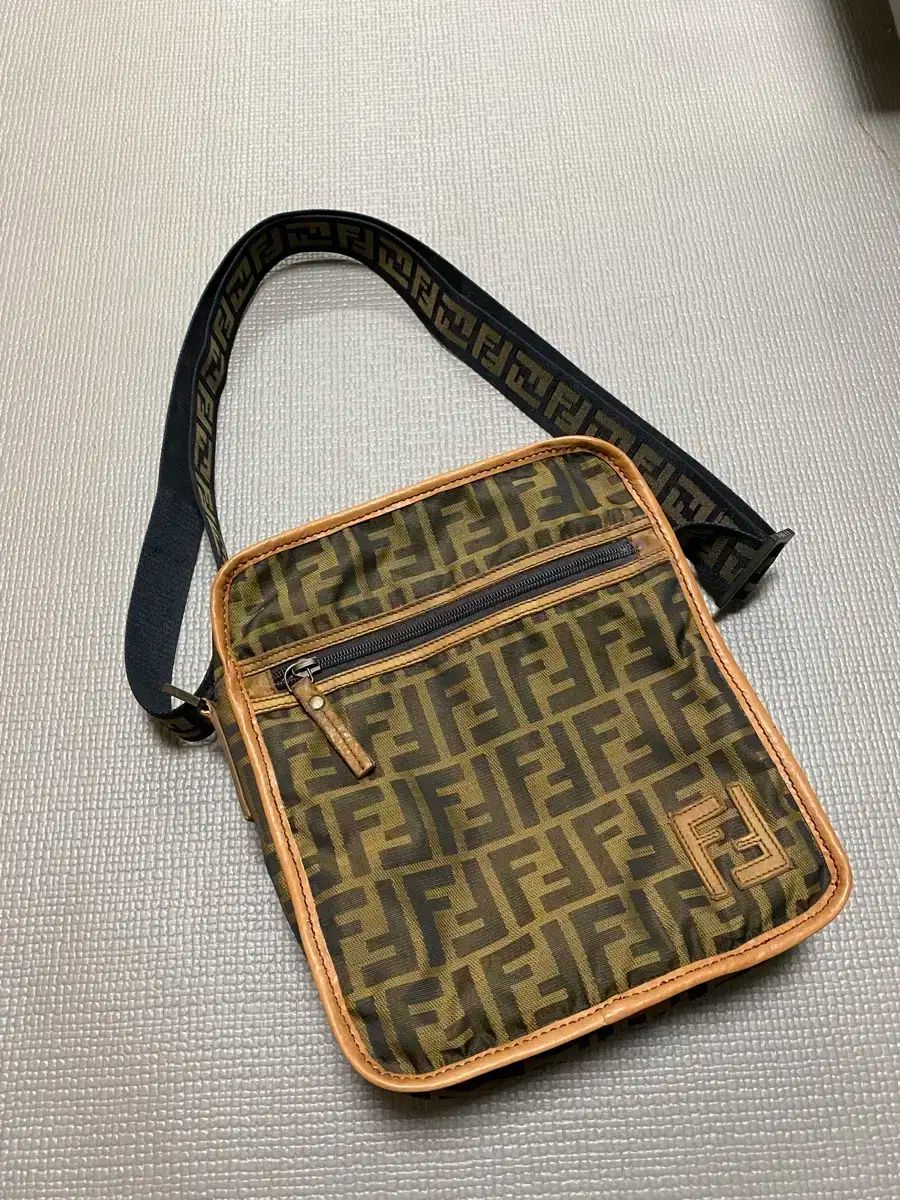 FENDI フェンディ ズッカ ミニ クロスバッグ