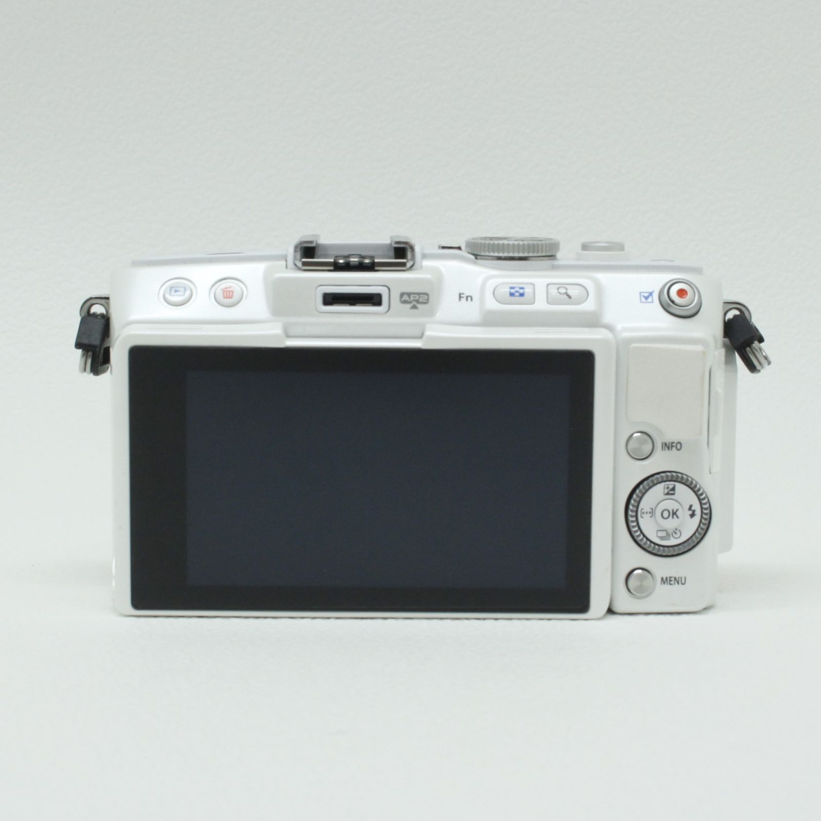 OLYMPUS PEN Lite E-PL6 ジャンク OLYMPUS PEN Lite E-PL6 ホワイト 【ジャンク品】 【公式通販】