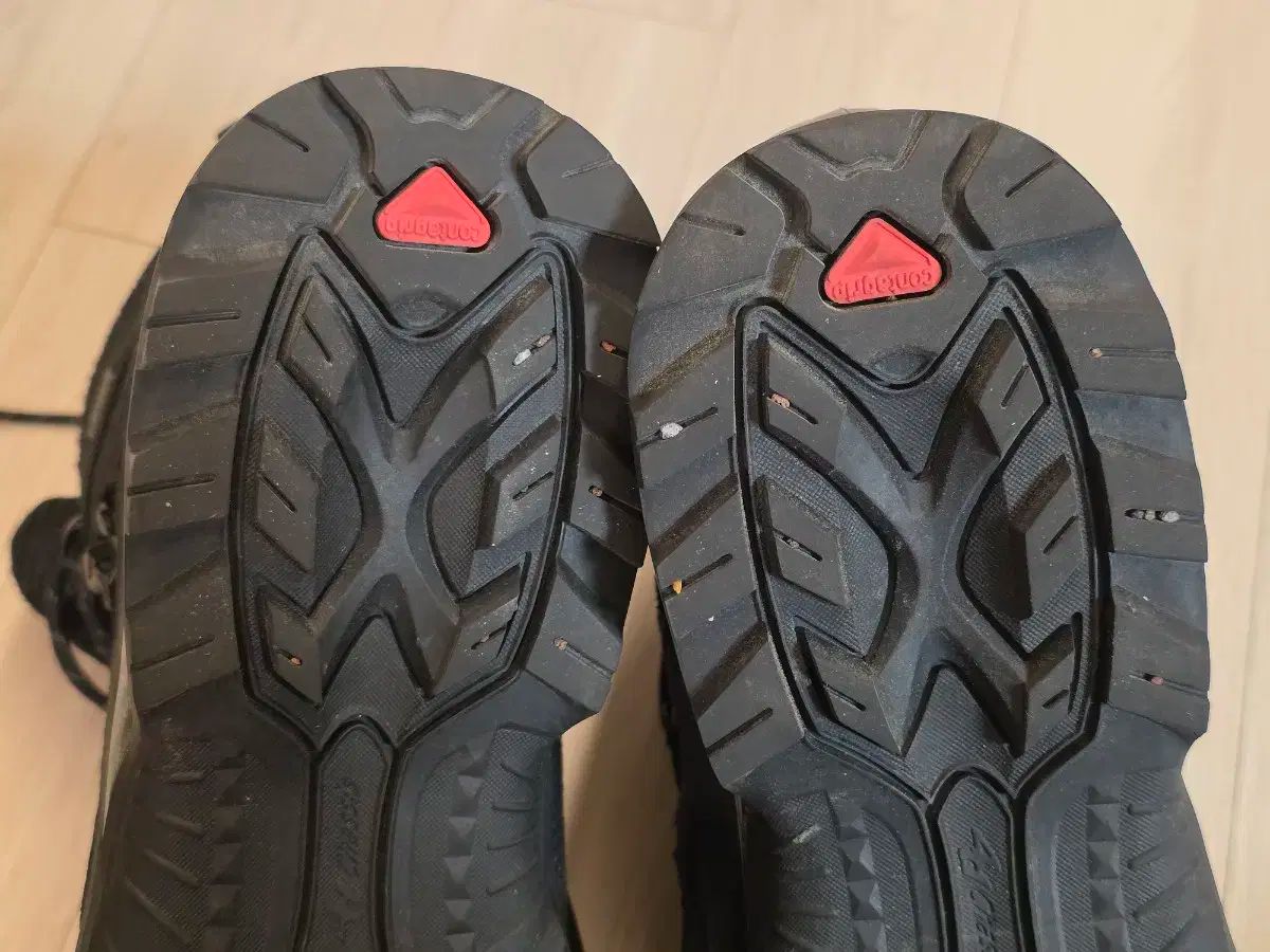 サロモン ゴアテックス