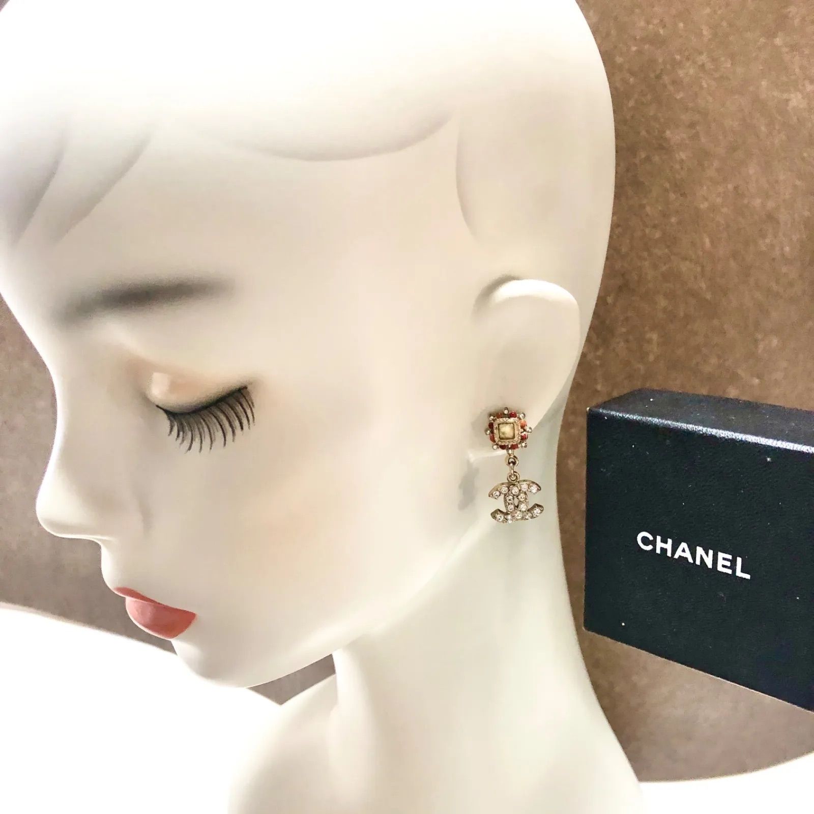 サイン・掲示用品 パネル 送料込み CHANEL イヤリング トライアングル