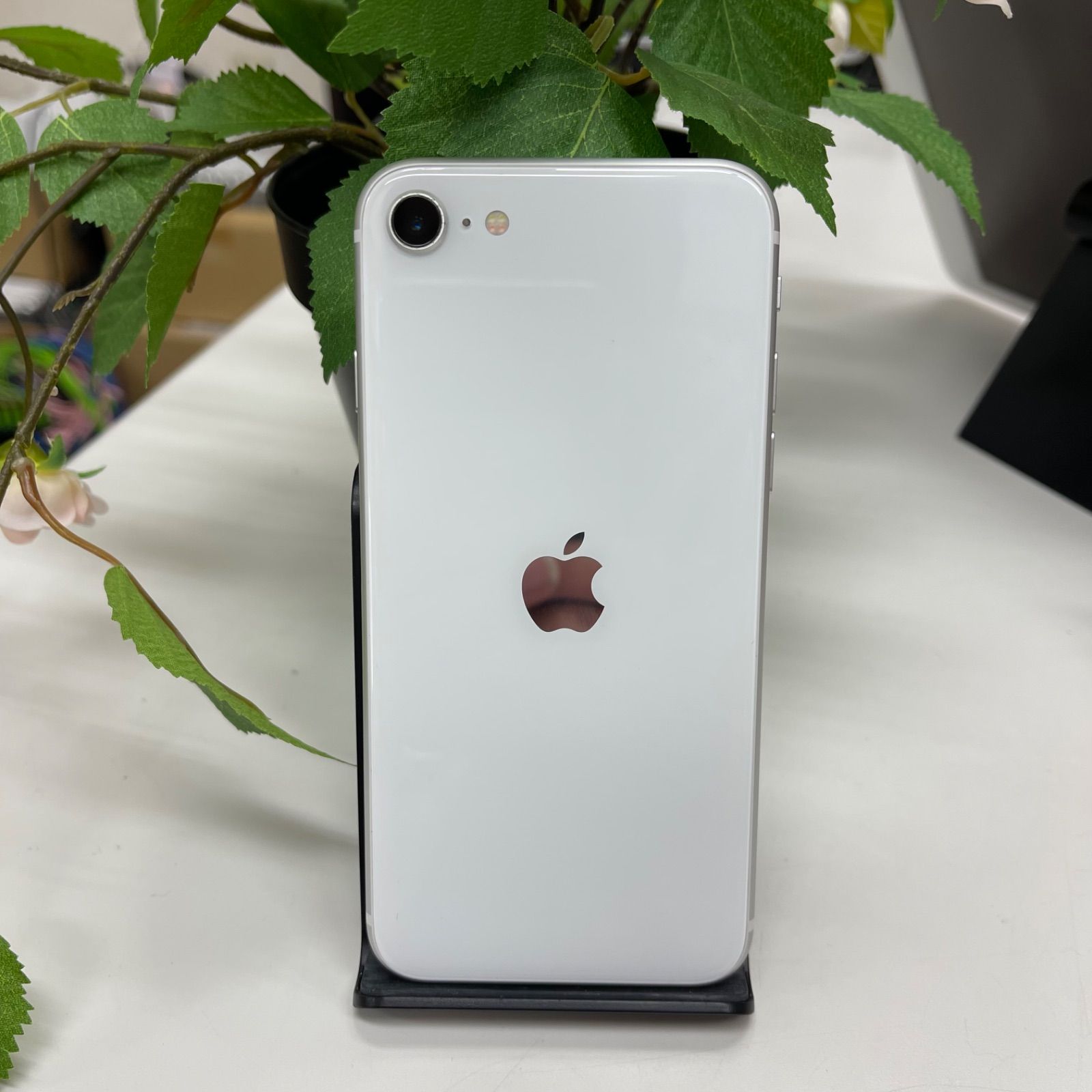 iPhone SE2 64GB SIMフリー SIMフリー iPhoneSE2 64GB White 