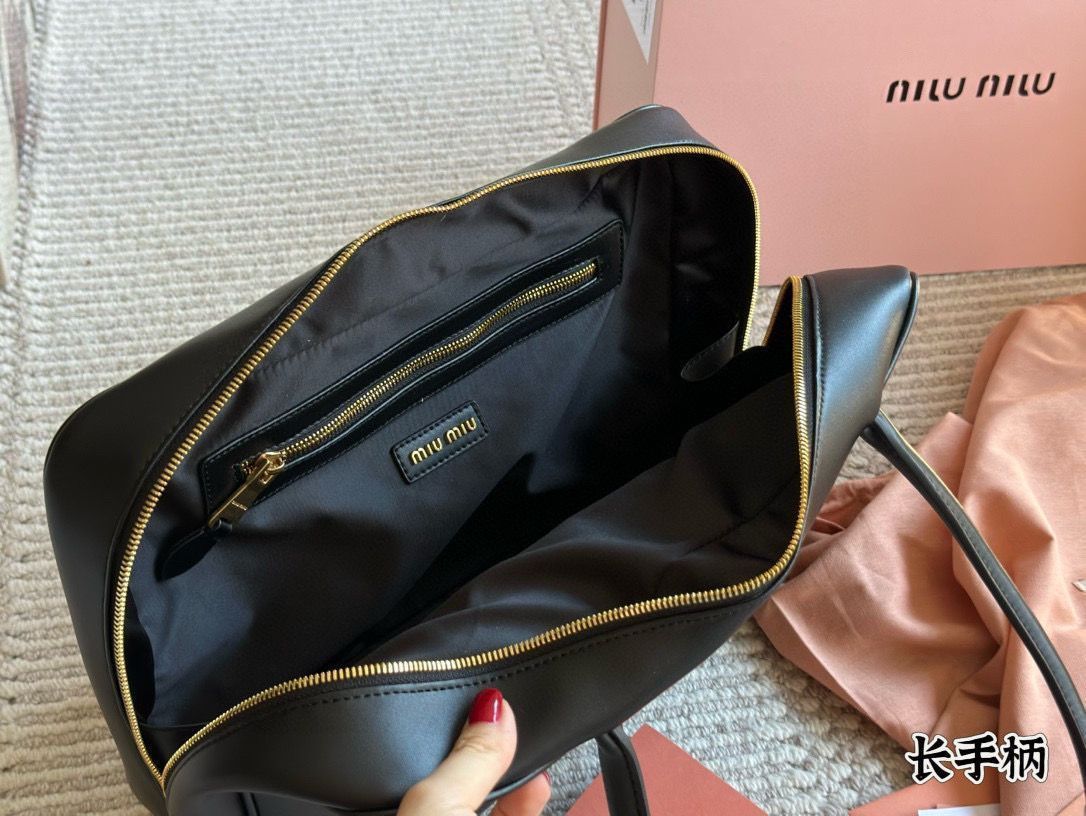 即購入大歓迎miu miu ボウリングバッグ ブラック 今日特価】Miu Miu Bowling Bag/Office Bag ミュウミュウ