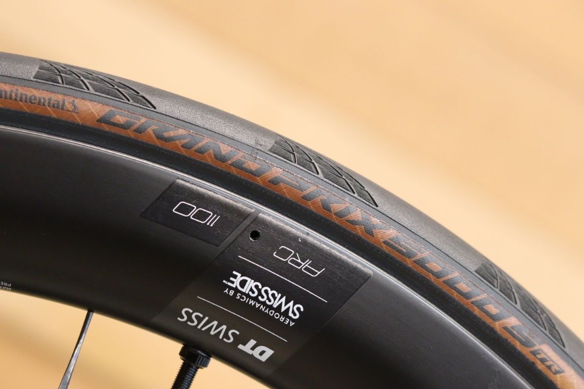 DTスイス DT SWISS ARC1100 DICUT DB 50/62 カーボン チューブレス 
