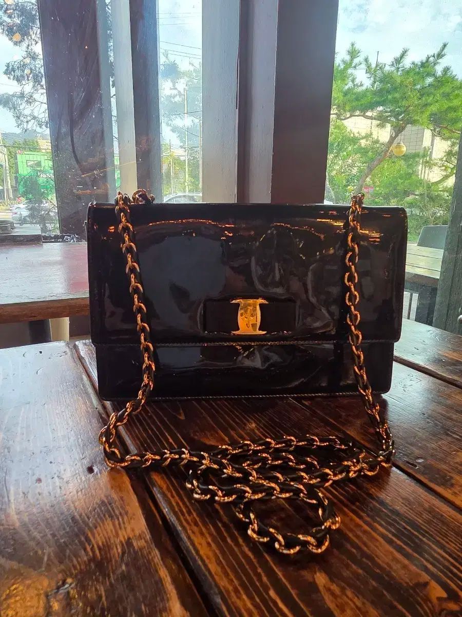 正規品 Ferragamo フェラガモ クロスバッグ