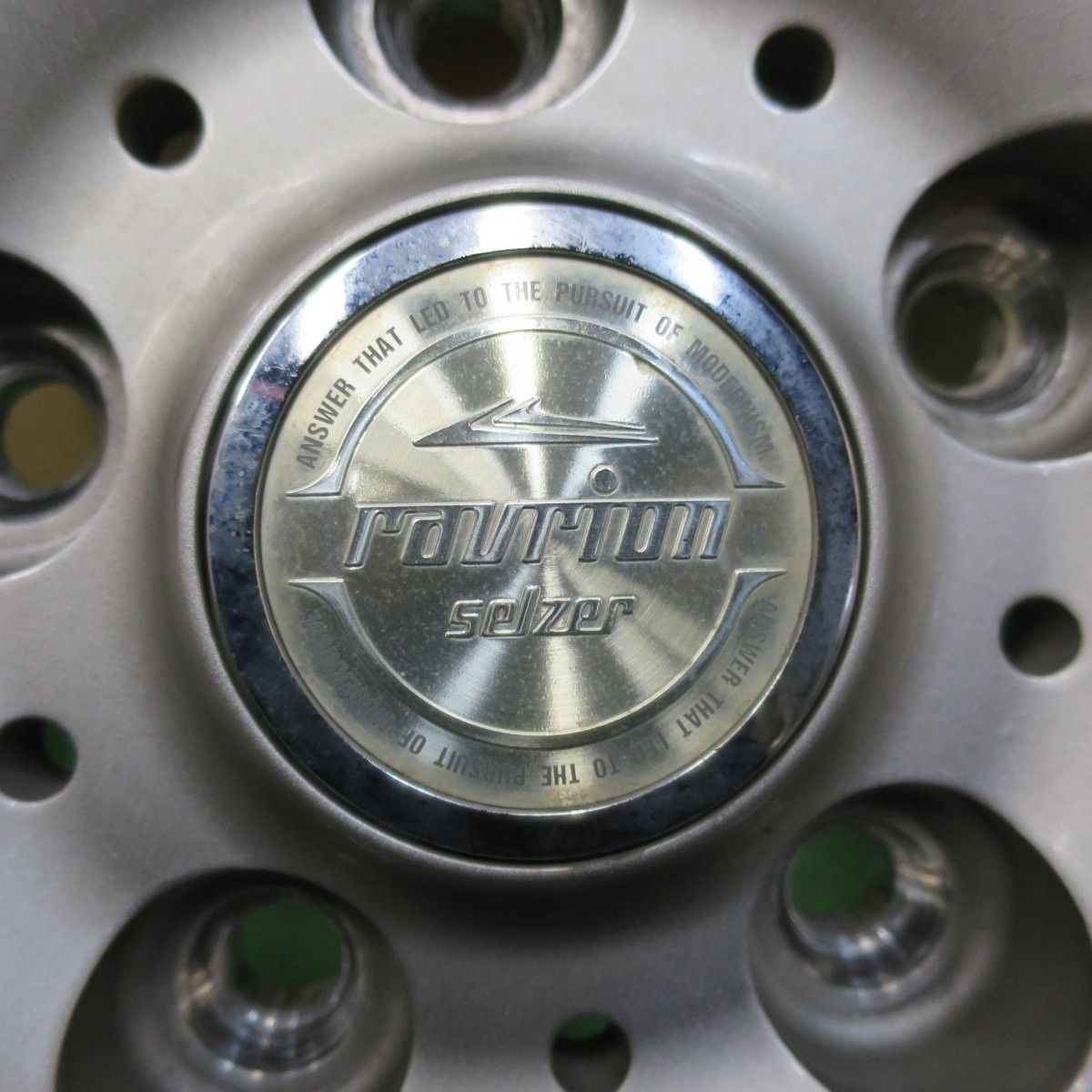 バリ溝！8.5分☆スタッドレス 195/65R15 グッドイヤー アイスナビ ZEA2 