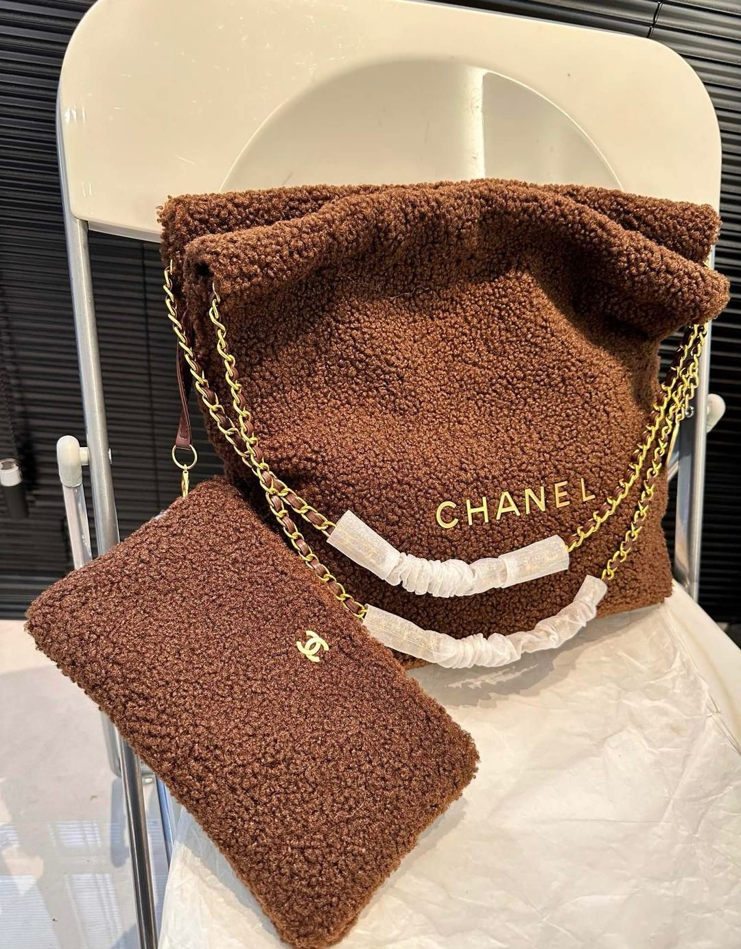 Chanelシャネルラムウールビンバッグ