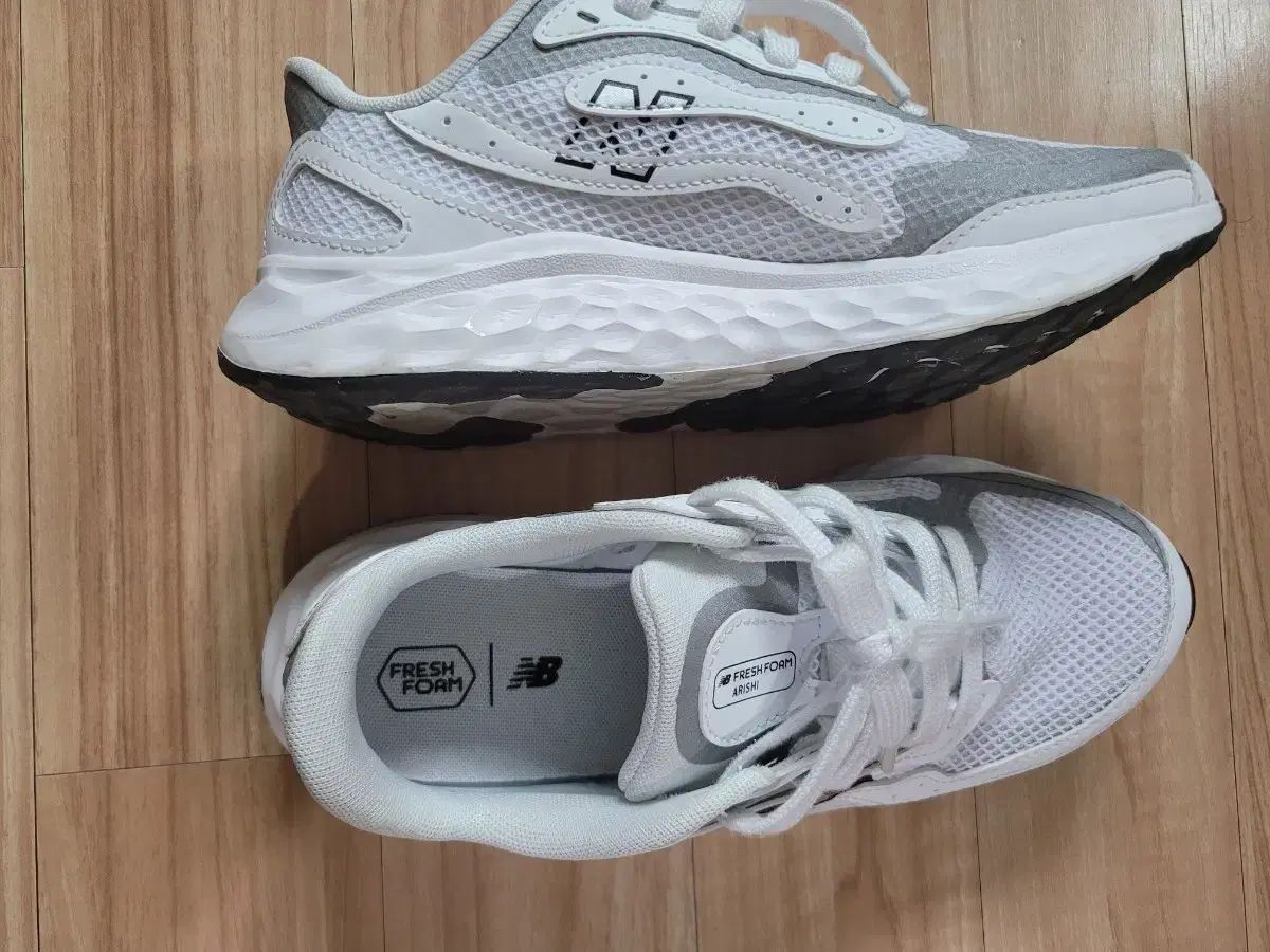 New Balance ニューバランス フレッシュフォーム アリッシュ 245