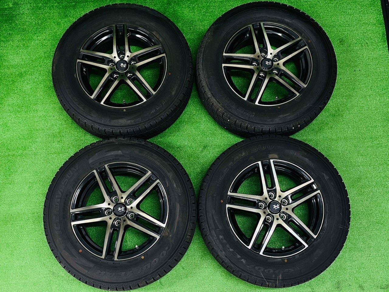 ヤマト工芸 デリカD5で使用 AUTO GREEN 215/70R16 | vendee